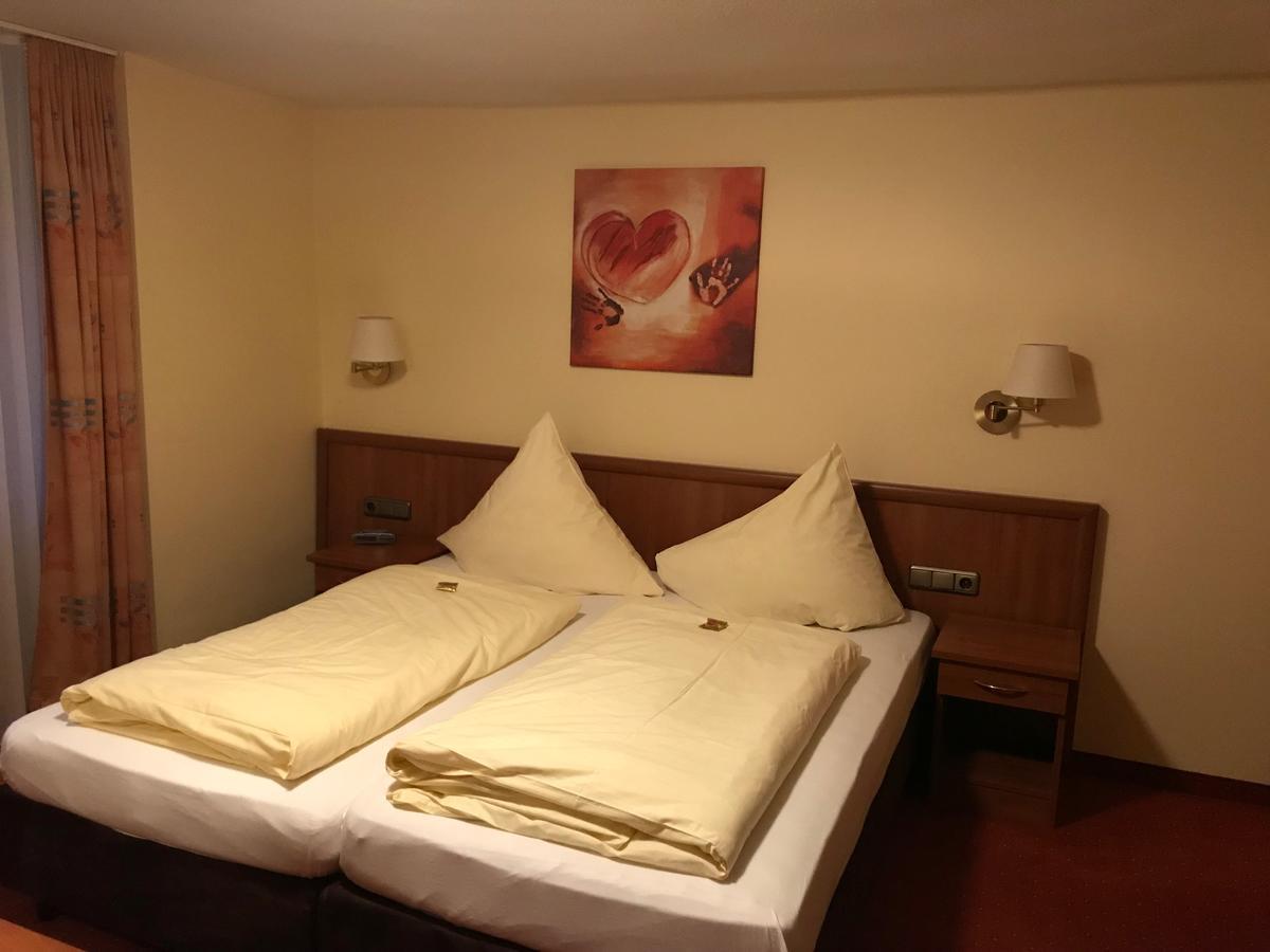 Hôtel Schlossstuben à Büdingen Extérieur photo